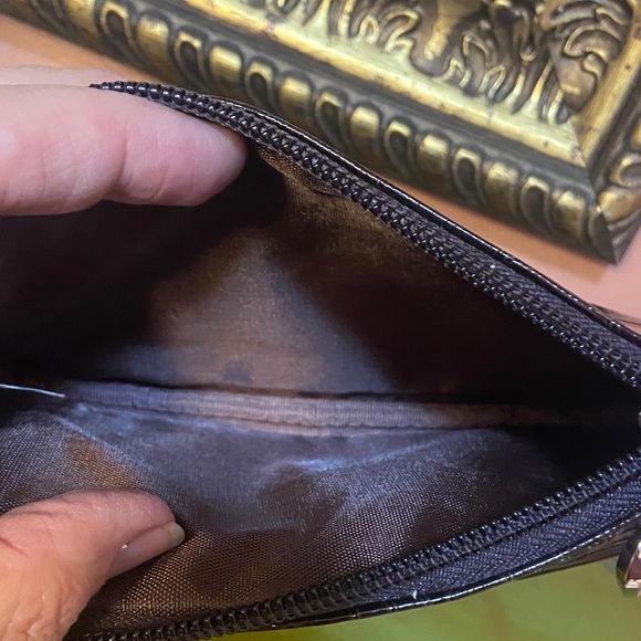 Candie NWT Dark Brown Faux Crocodile Embossed Wristlet Clutch Wallet 7.5x4.25 - Picture 7 of 7